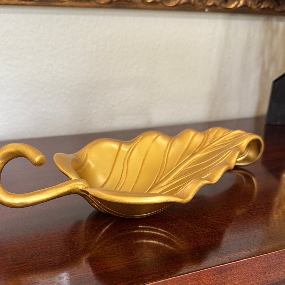 Gold Leaf-Shaped Decorative Tray